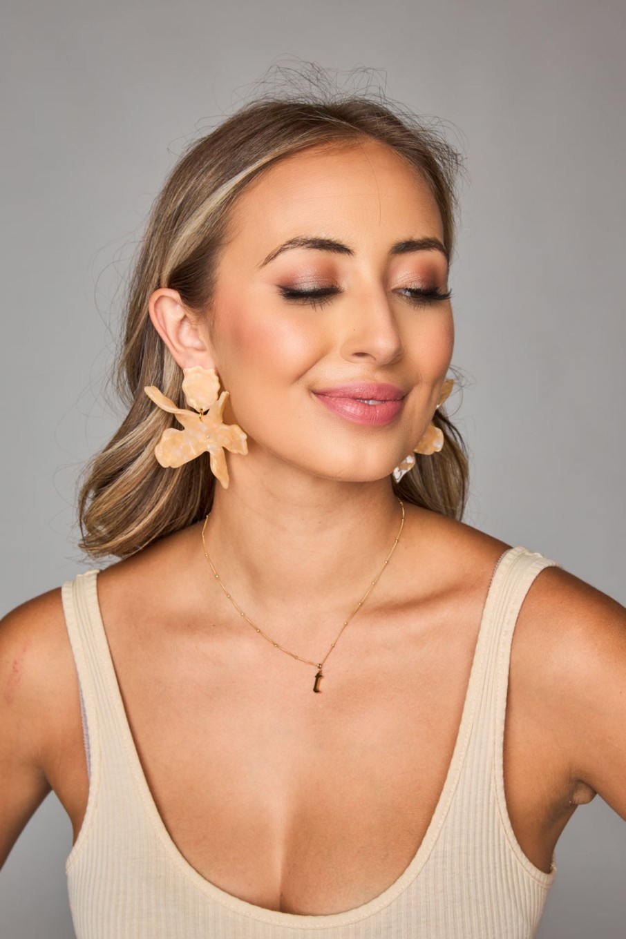 Accessories Linny Co | Fawna Statement Earrings - Creamy Shell